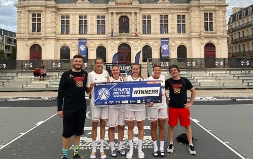 Siegerbild von dem Women World Series Stop in Poitier mit Sonja Greinacher, Svenja Brunckhorst, Luana Rodefeld und Alex Wilke